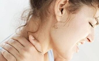 Symptomer vun Osteochondrose vun der cervical Wirbelsäule
